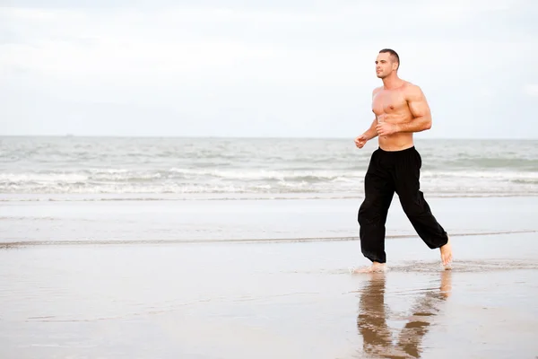 Menjadi Hadir dalam Pertemanan tanpa Terlalu Memberi